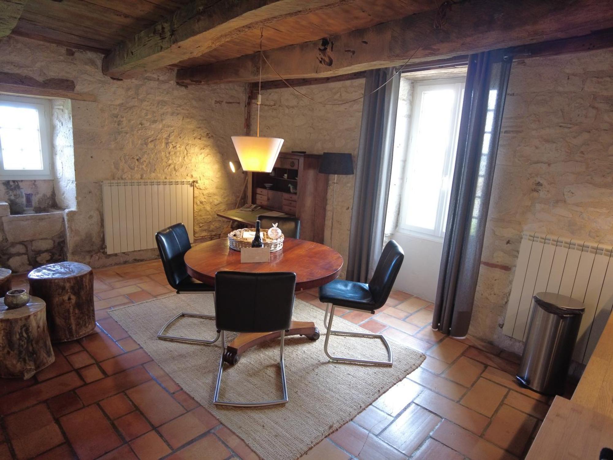 Apartamento Bergerie Le Vieux Manoir Valeilles Exterior foto