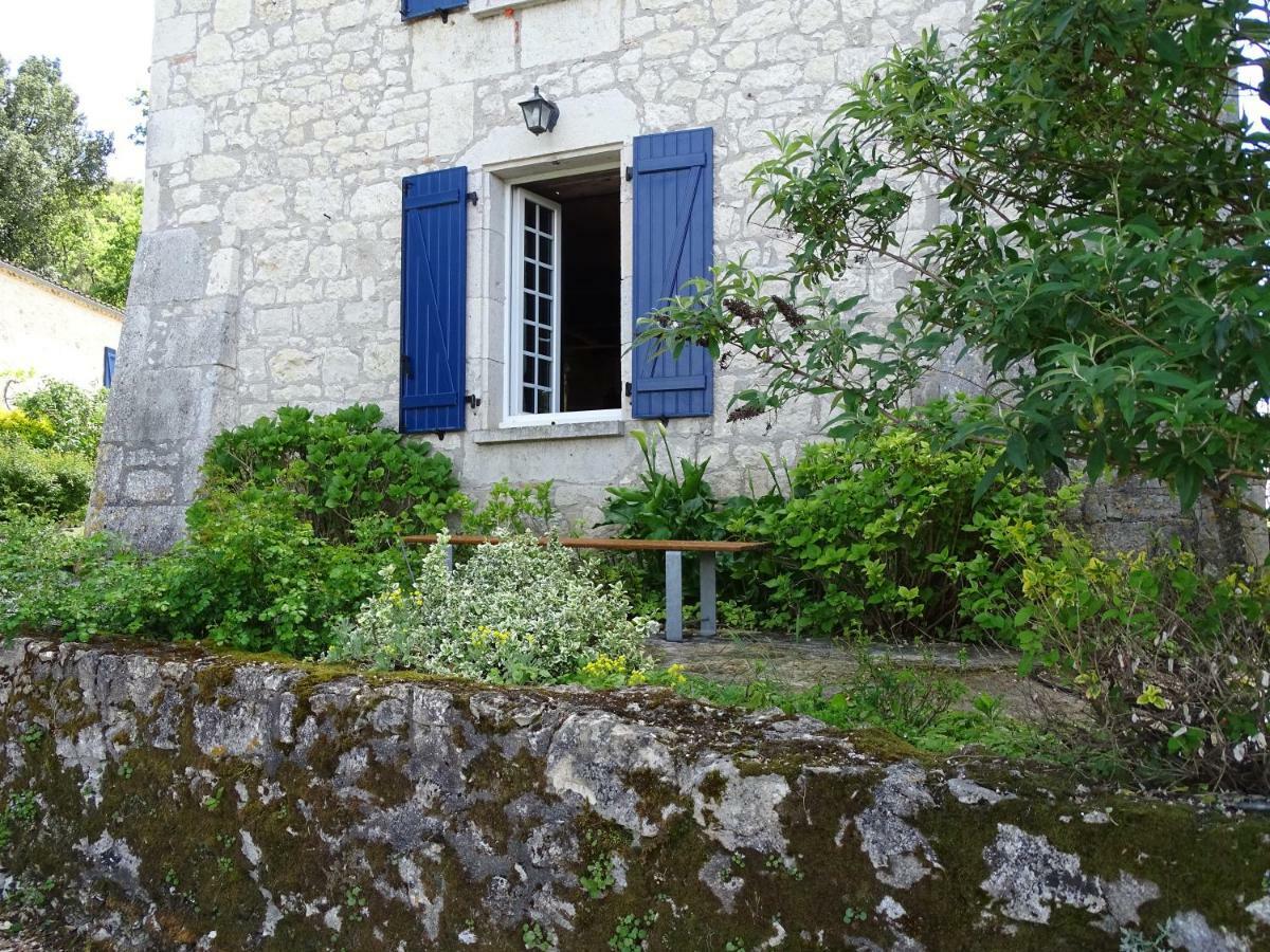 Apartamento Bergerie Le Vieux Manoir Valeilles Exterior foto